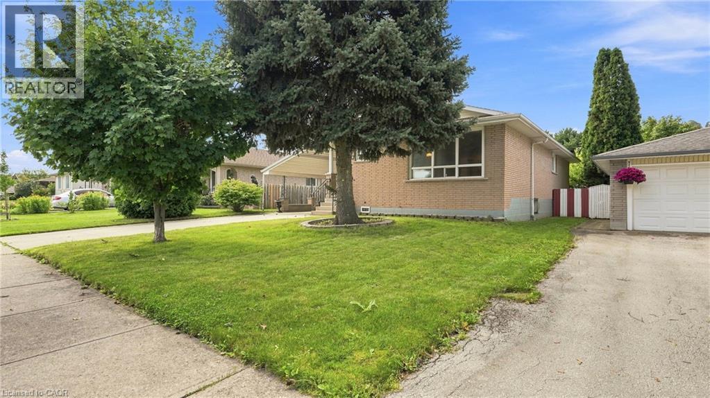 18 Glen Castle Drive, Stoney Creek, ON