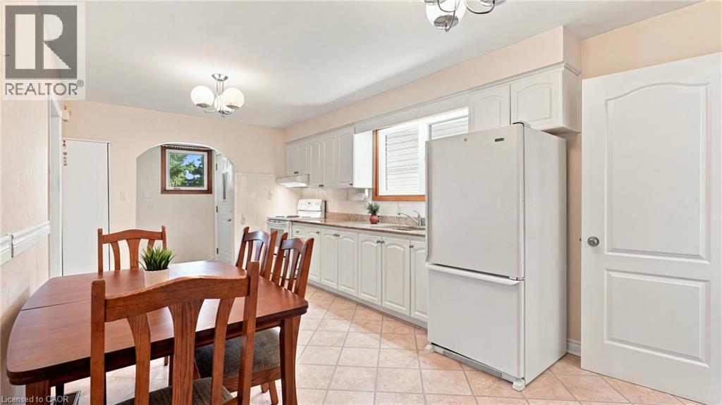 18 Glen Castle Drive, Stoney Creek, ON