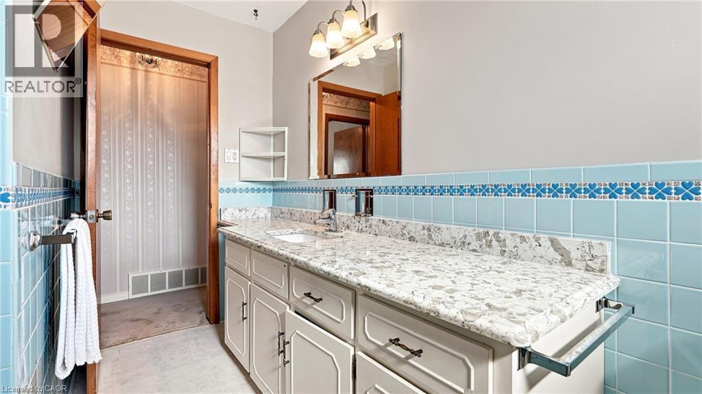 18 Glen Castle Drive, Stoney Creek, ON