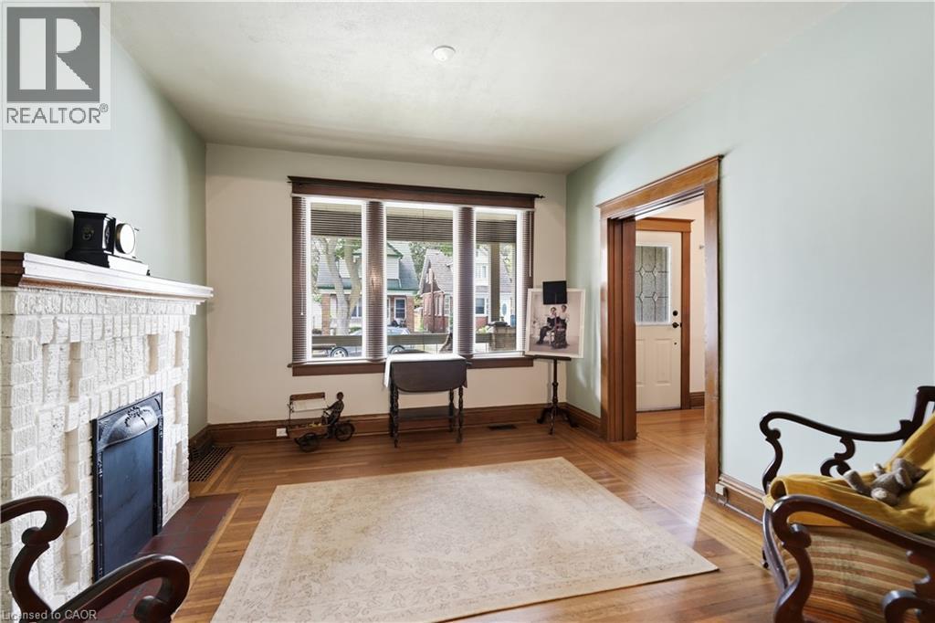 163 Grosvenor Avenue S, Hamilton, ON