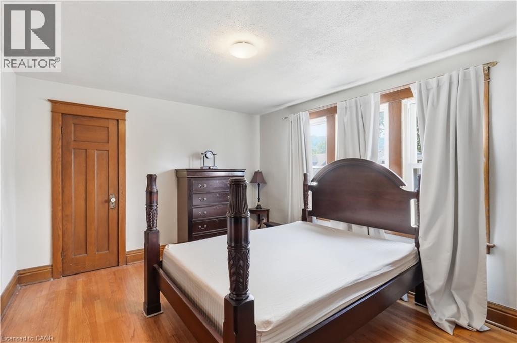 163 Grosvenor Avenue S, Hamilton, ON