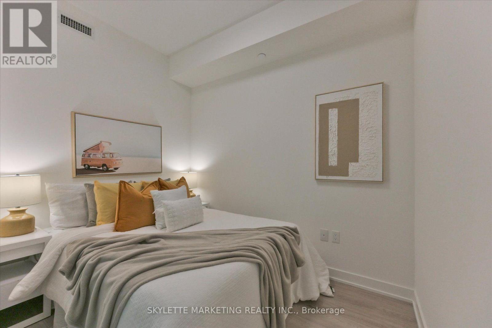 617 - 15 Queens Quay E, Toronto, ON