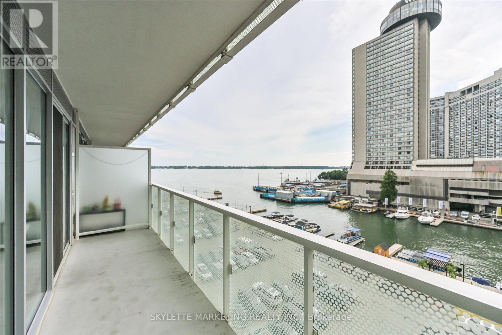 617 - 15 Queens Quay E, Toronto, ON