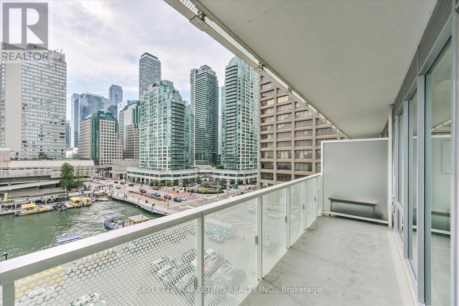 617 - 15 Queens Quay E, Toronto, ON
