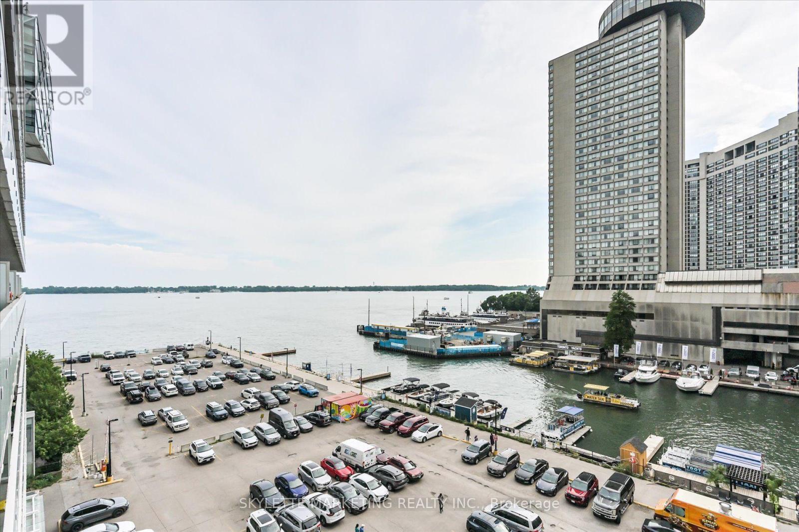 617 - 15 Queens Quay E, Toronto, ON