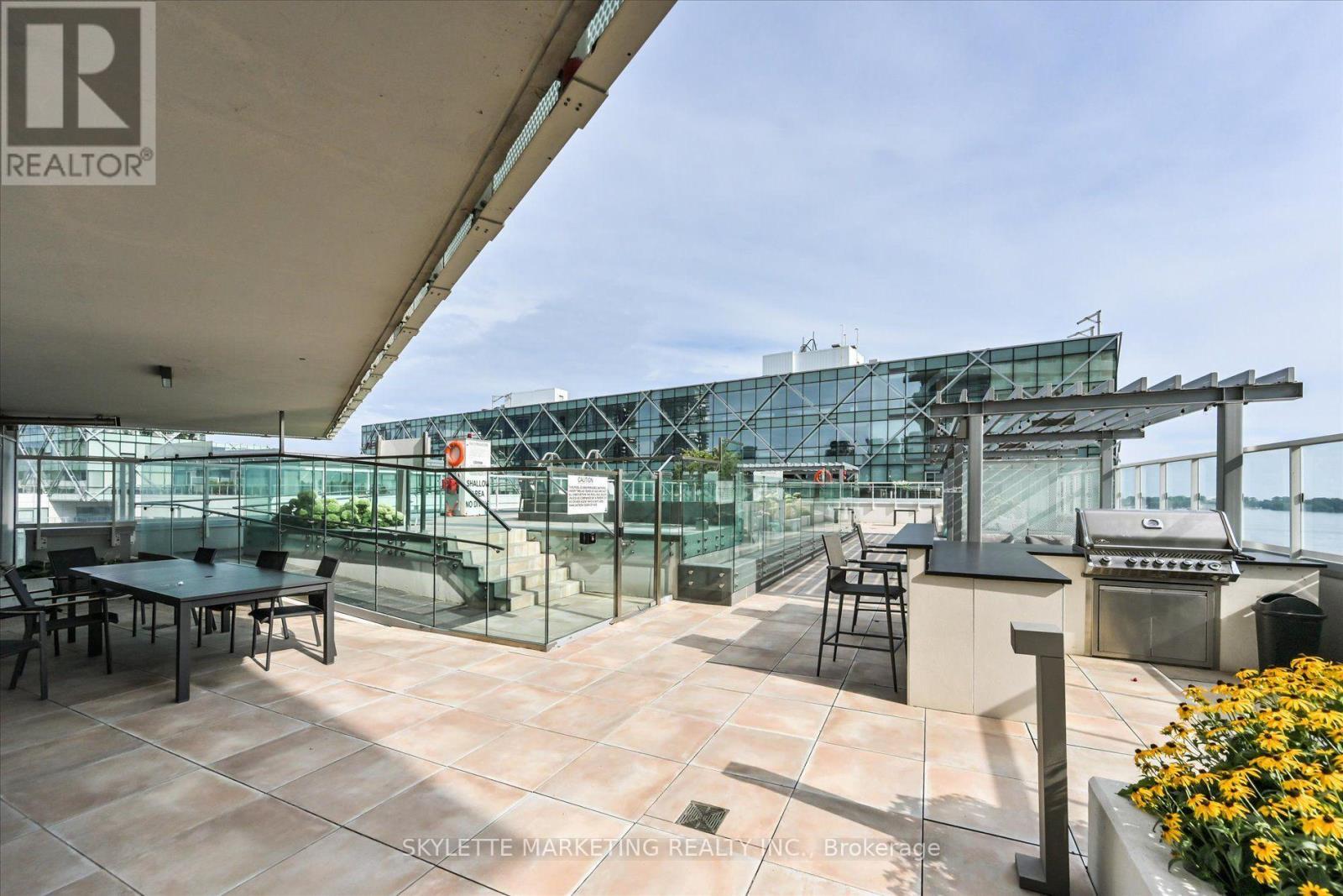 617 - 15 Queens Quay E, Toronto, ON