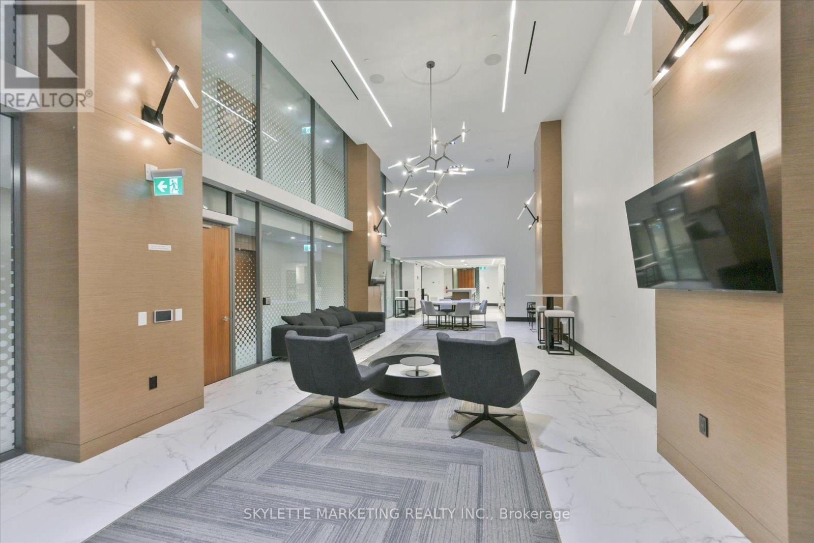 617 - 15 Queens Quay E, Toronto, ON