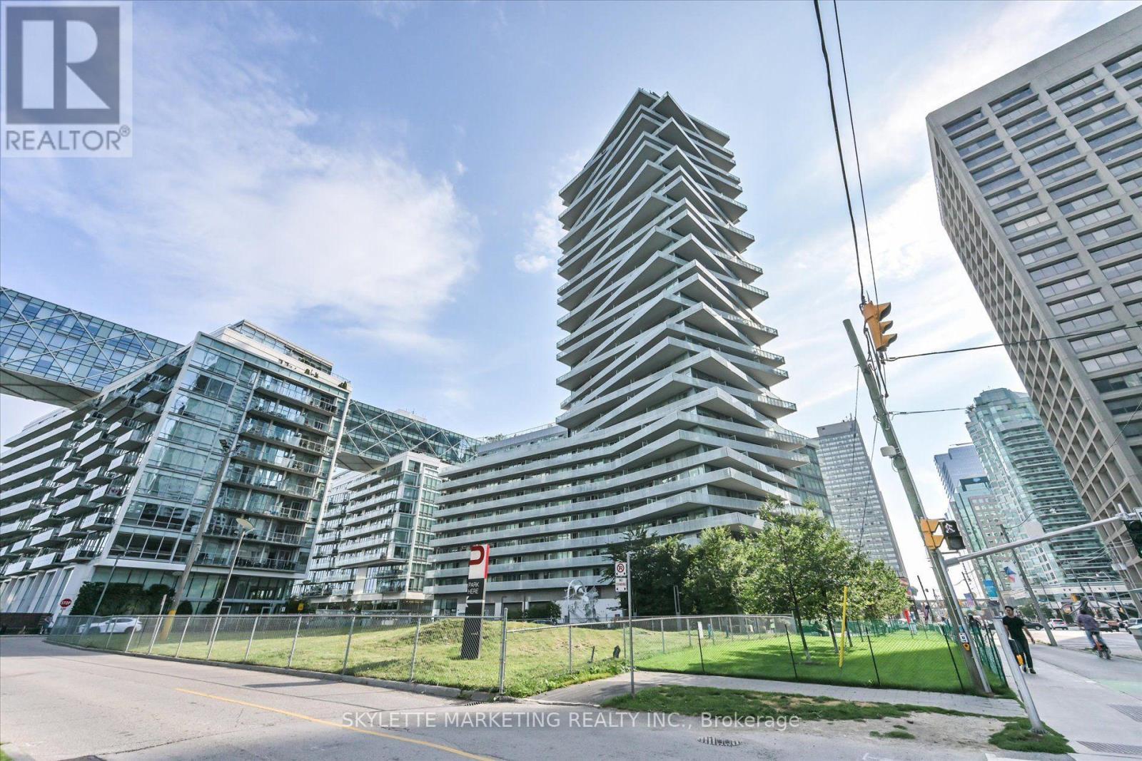 617 - 15 Queens Quay E, Toronto, ON
