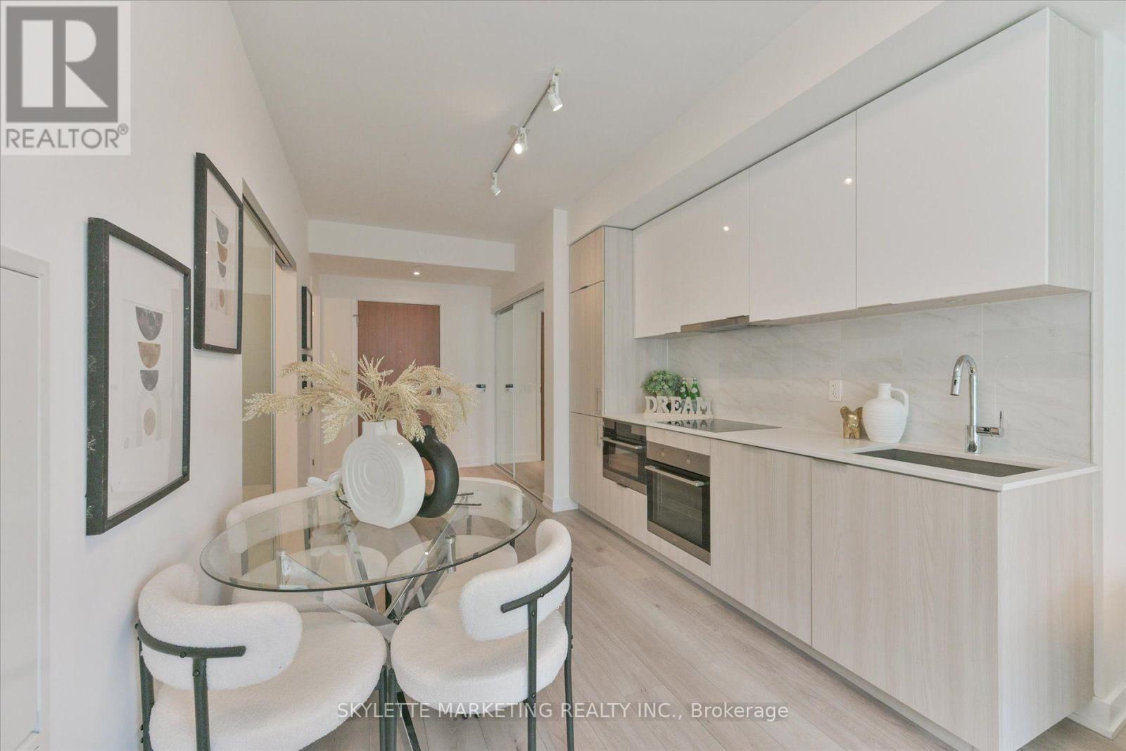 617 - 15 Queens Quay E, Toronto, ON