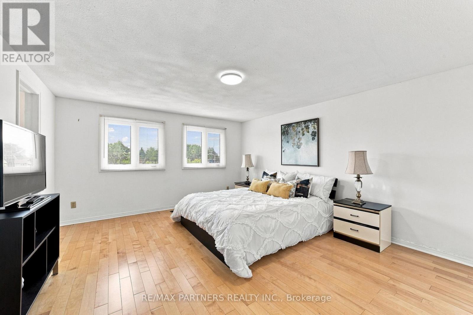 26 Blue Eagle Trail, Toronto, ON