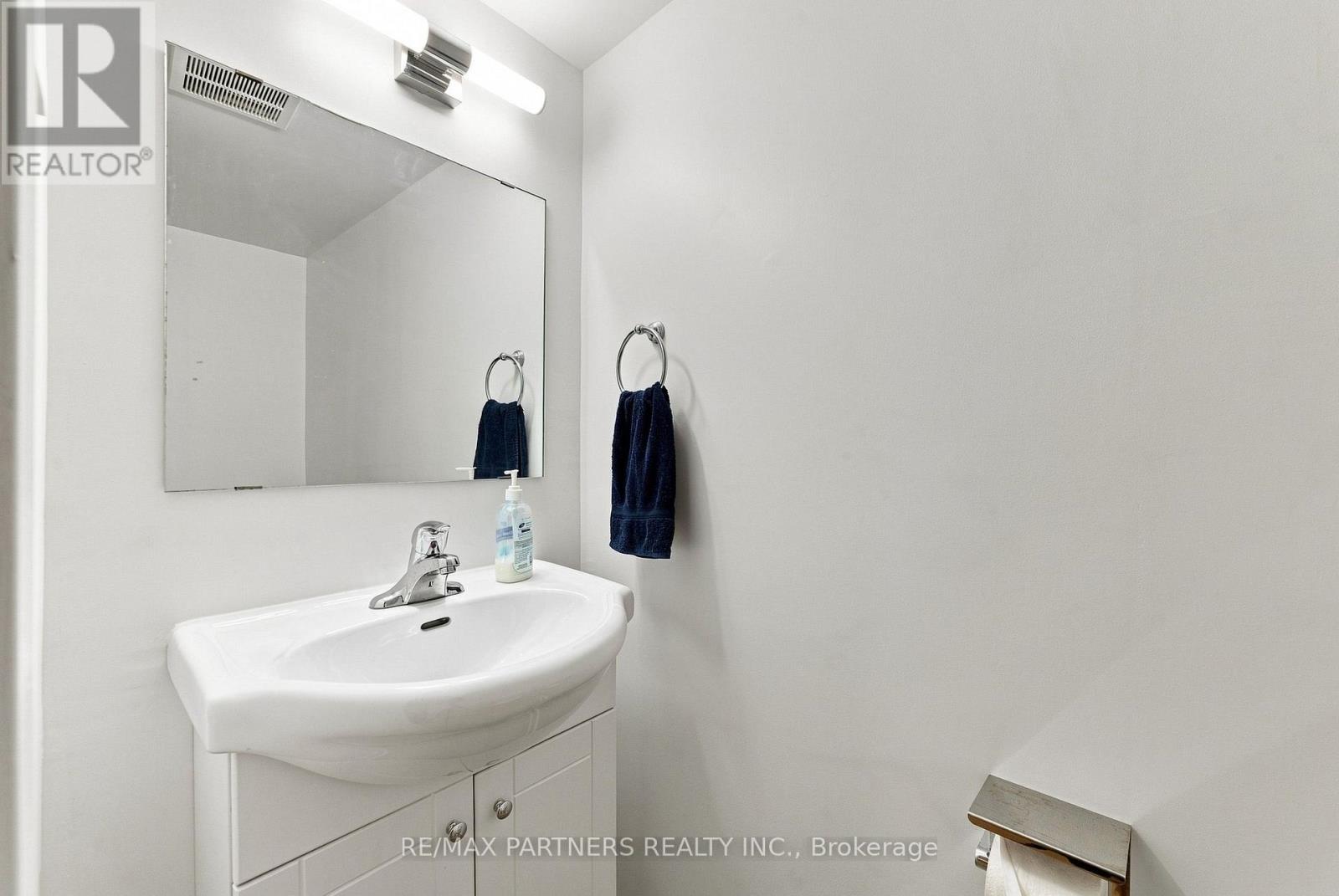 26 Blue Eagle Trail, Toronto, ON
