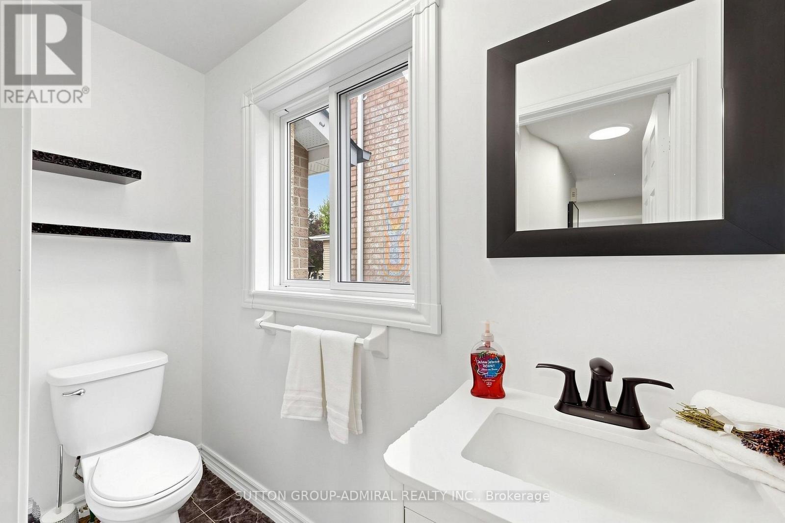 38 Felt Crescent, Barrie, ON
