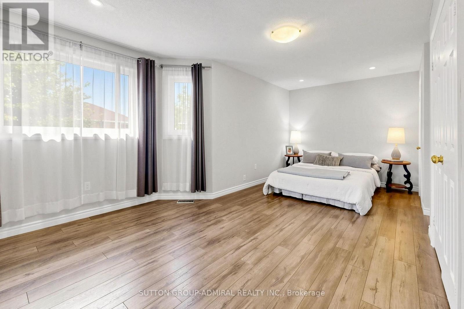 38 Felt Crescent, Barrie, ON