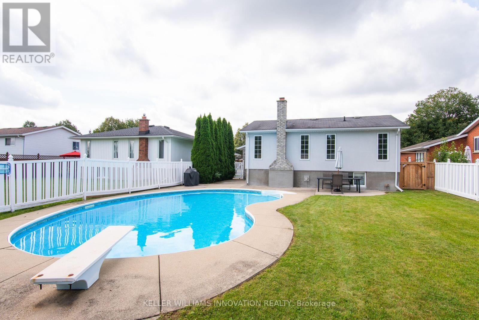 112 Michener Crescent, Kitchener, ON