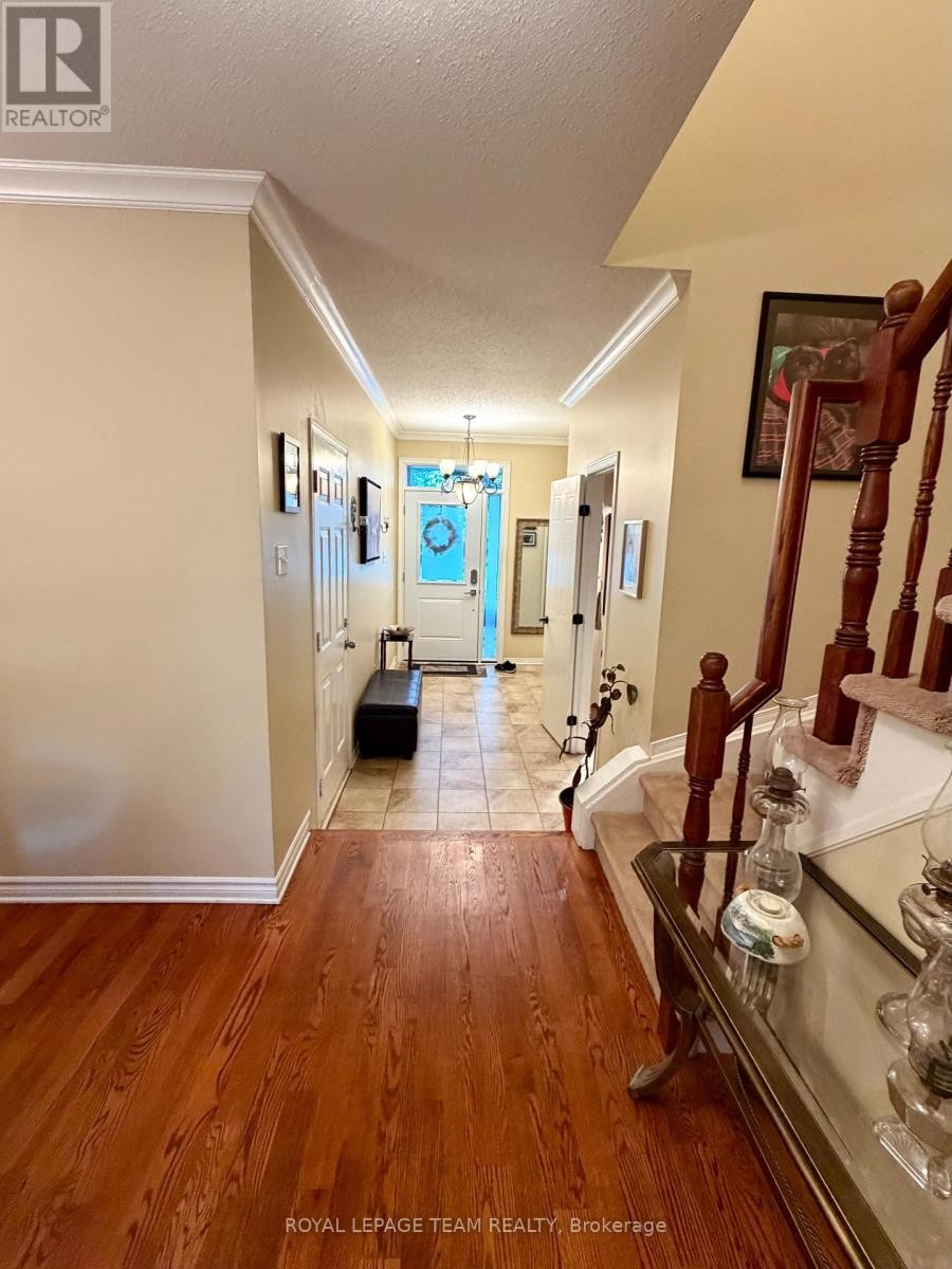 5 Chantilly Gate, Ottawa, ON