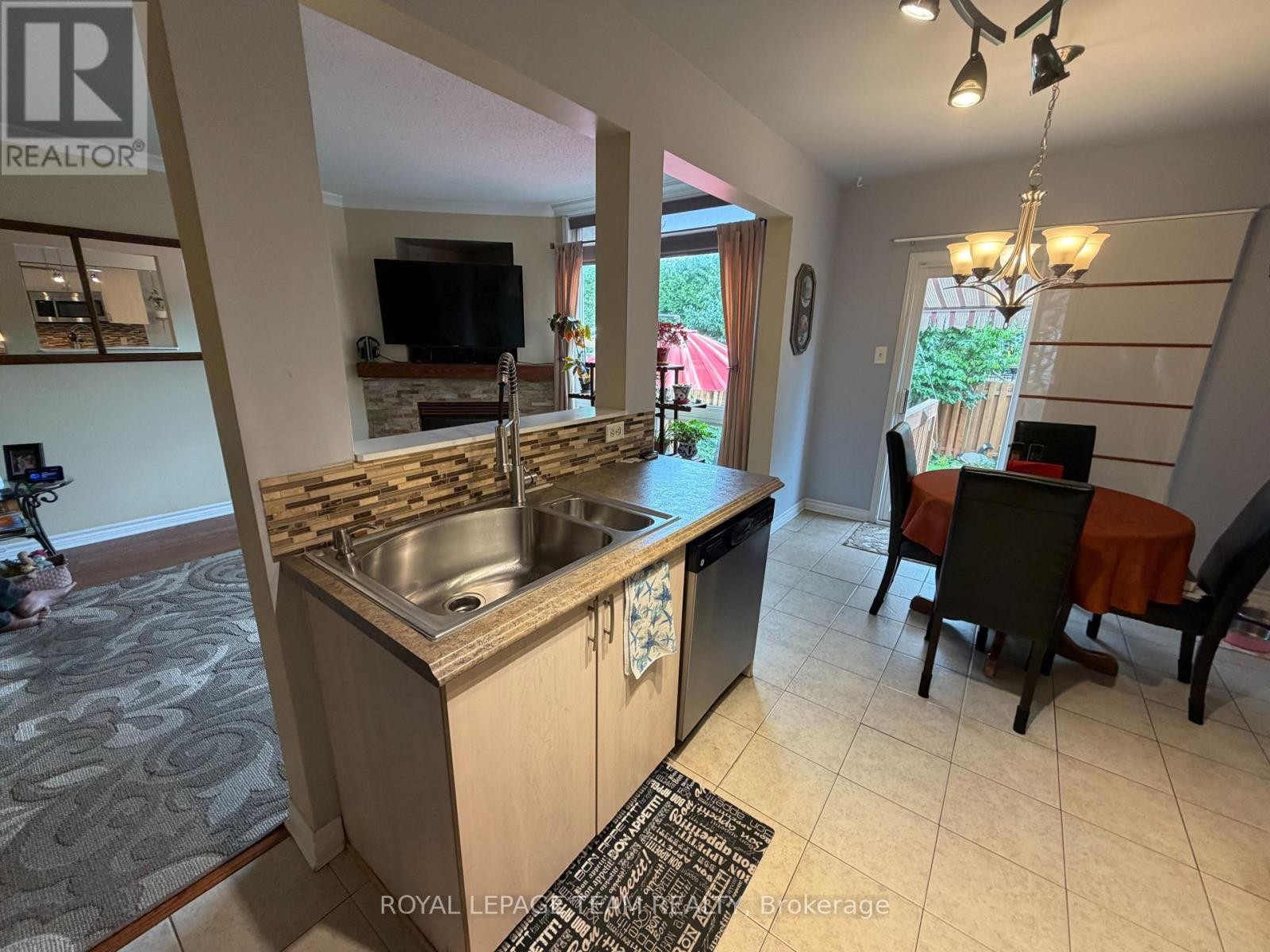 5 Chantilly Gate, Ottawa, ON