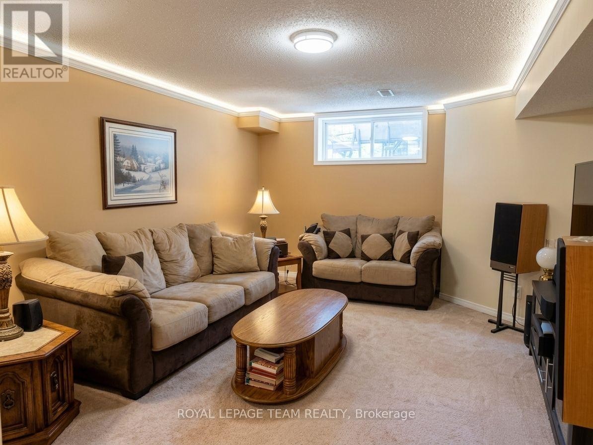 5 Chantilly Gate, Ottawa, ON