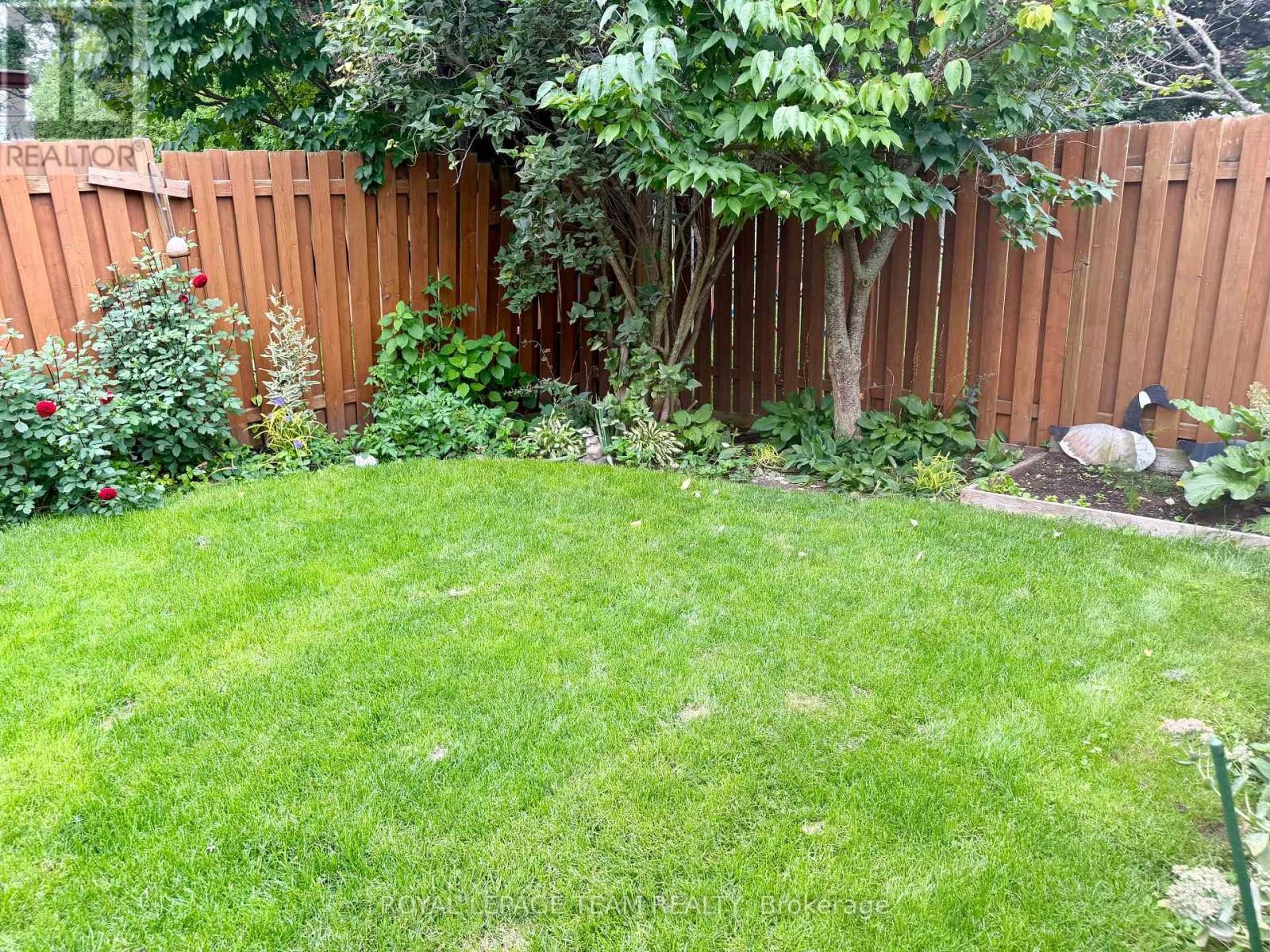 5 Chantilly Gate, Ottawa, ON
