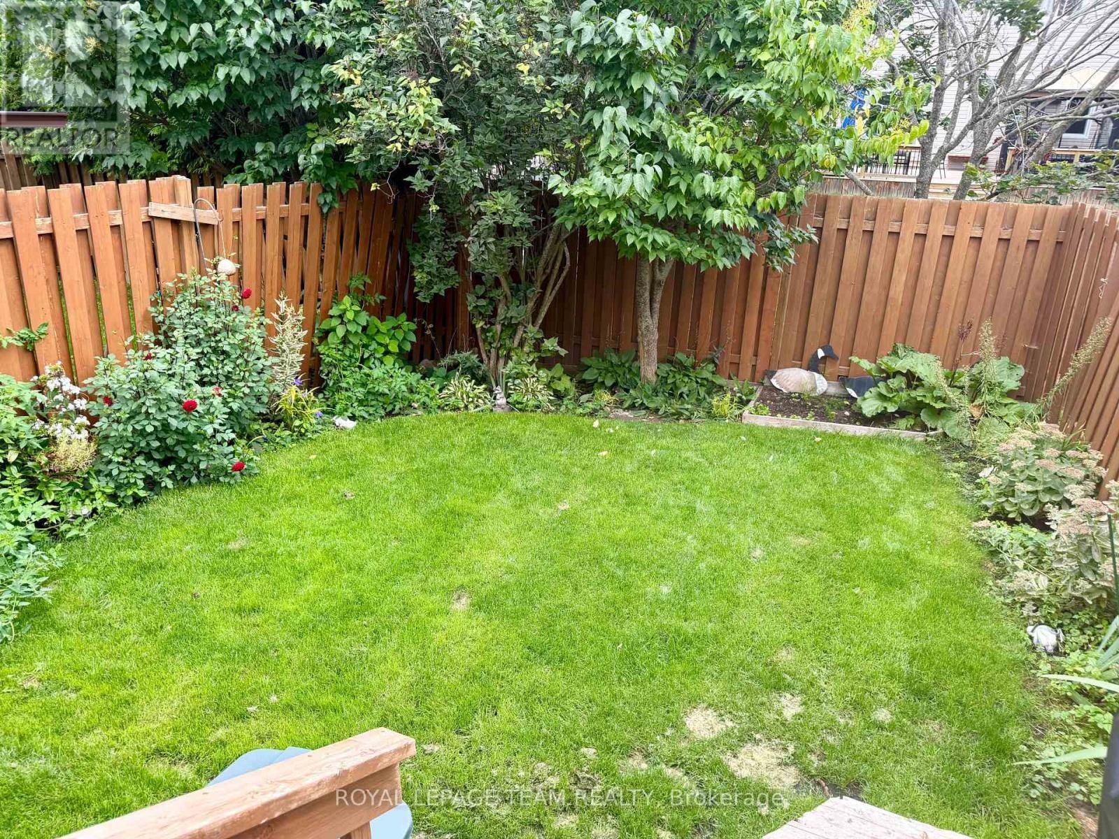 5 Chantilly Gate, Ottawa, ON