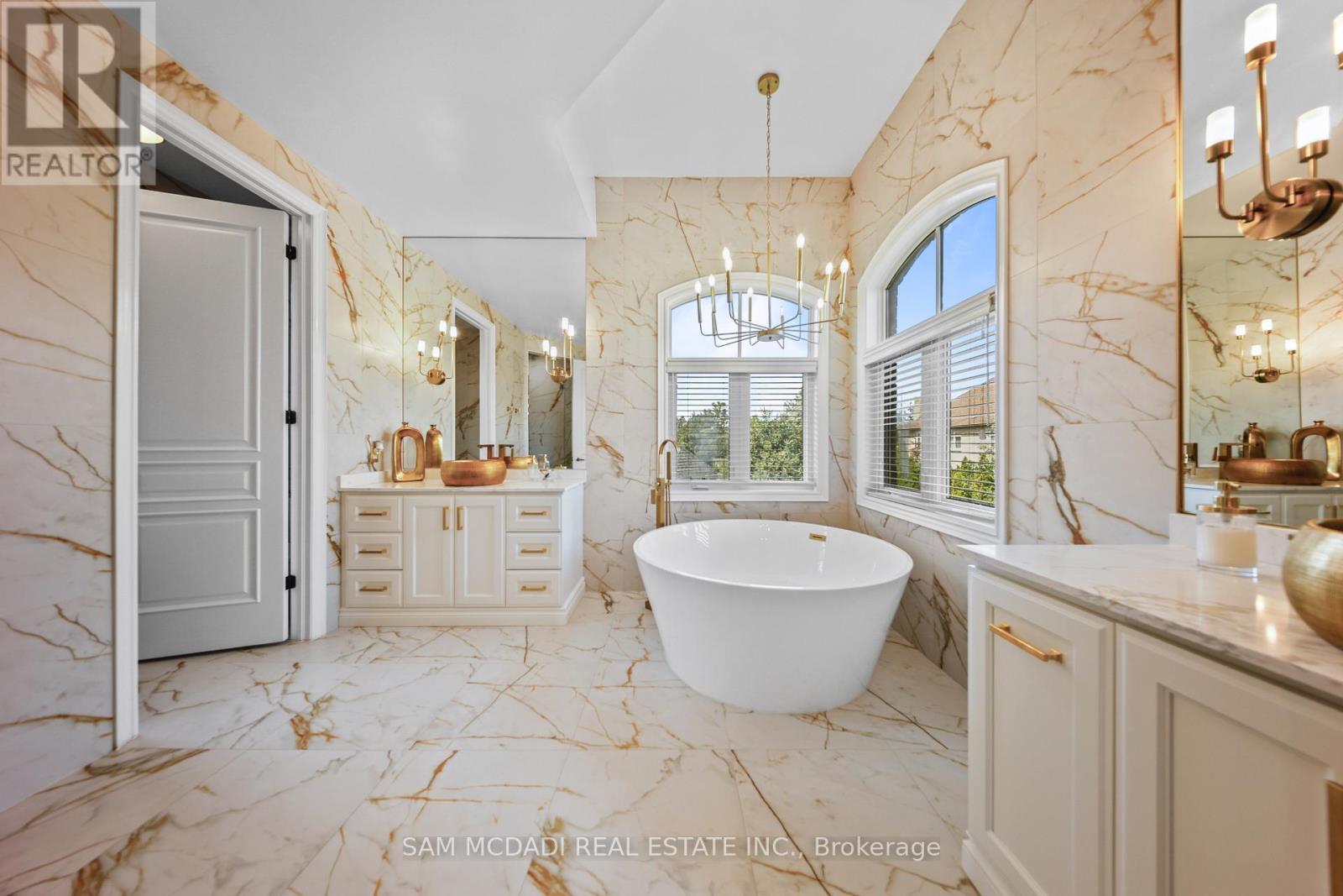 950 Fredonia Drive, Mississauga, ON