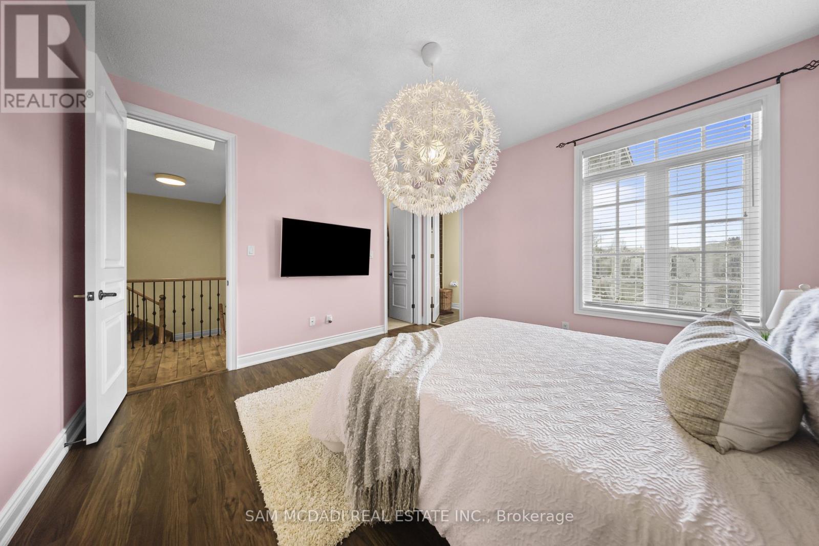 950 Fredonia Drive, Mississauga, ON