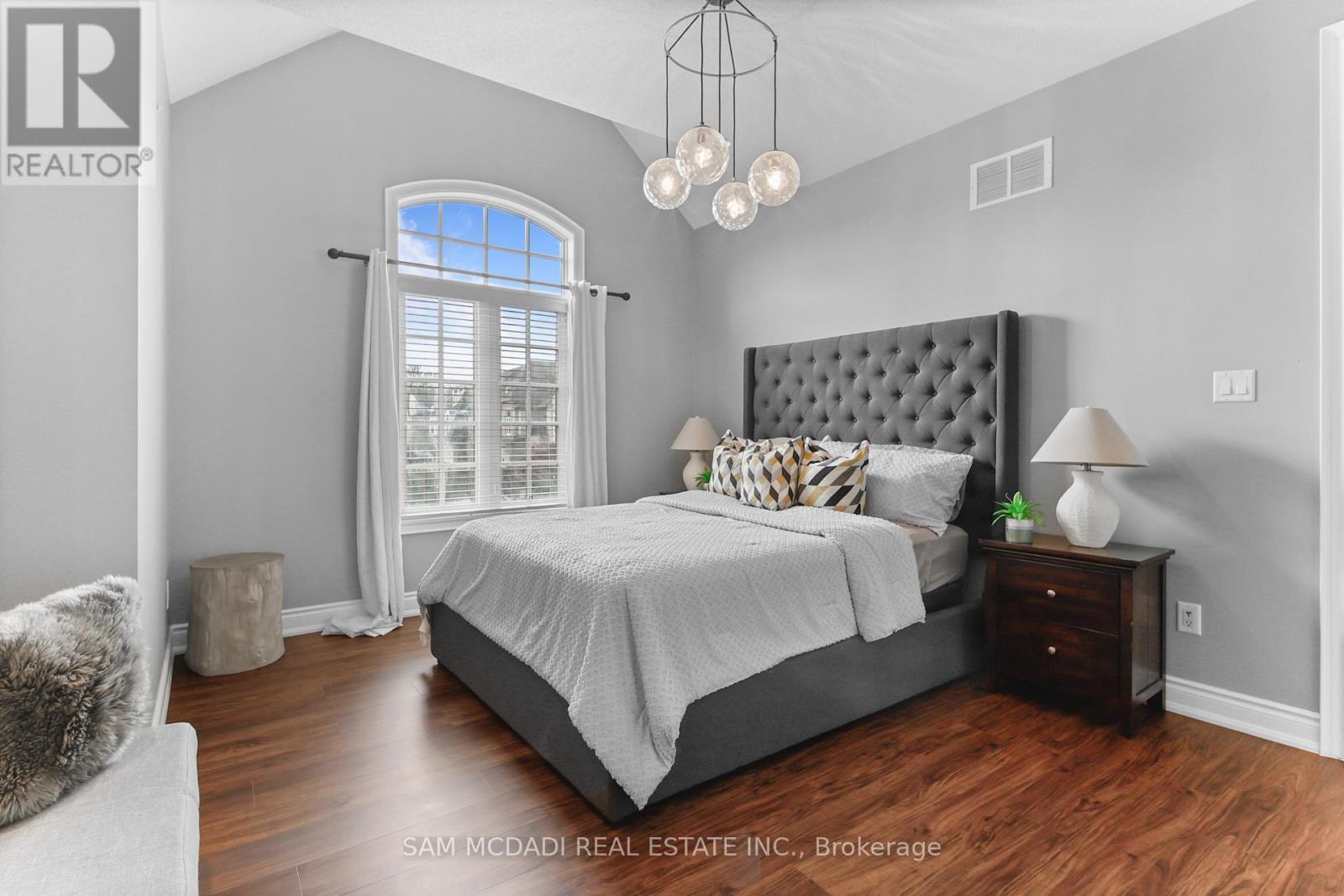 950 Fredonia Drive, Mississauga, ON