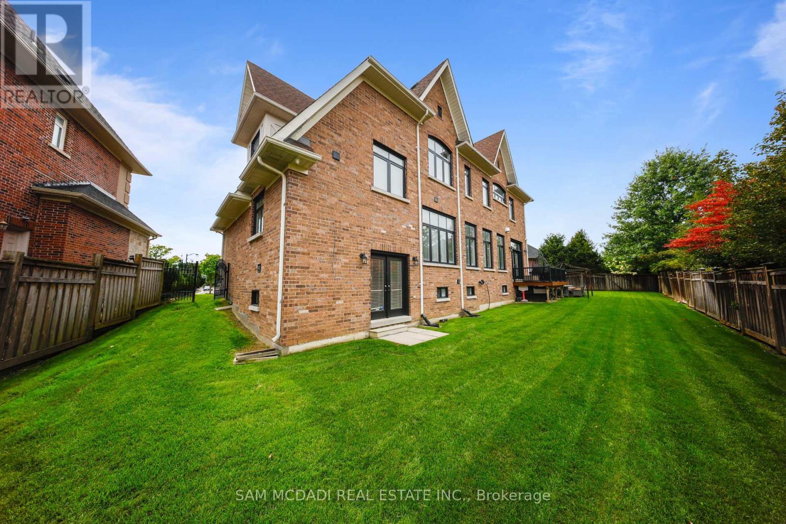 950 Fredonia Drive, Mississauga, ON