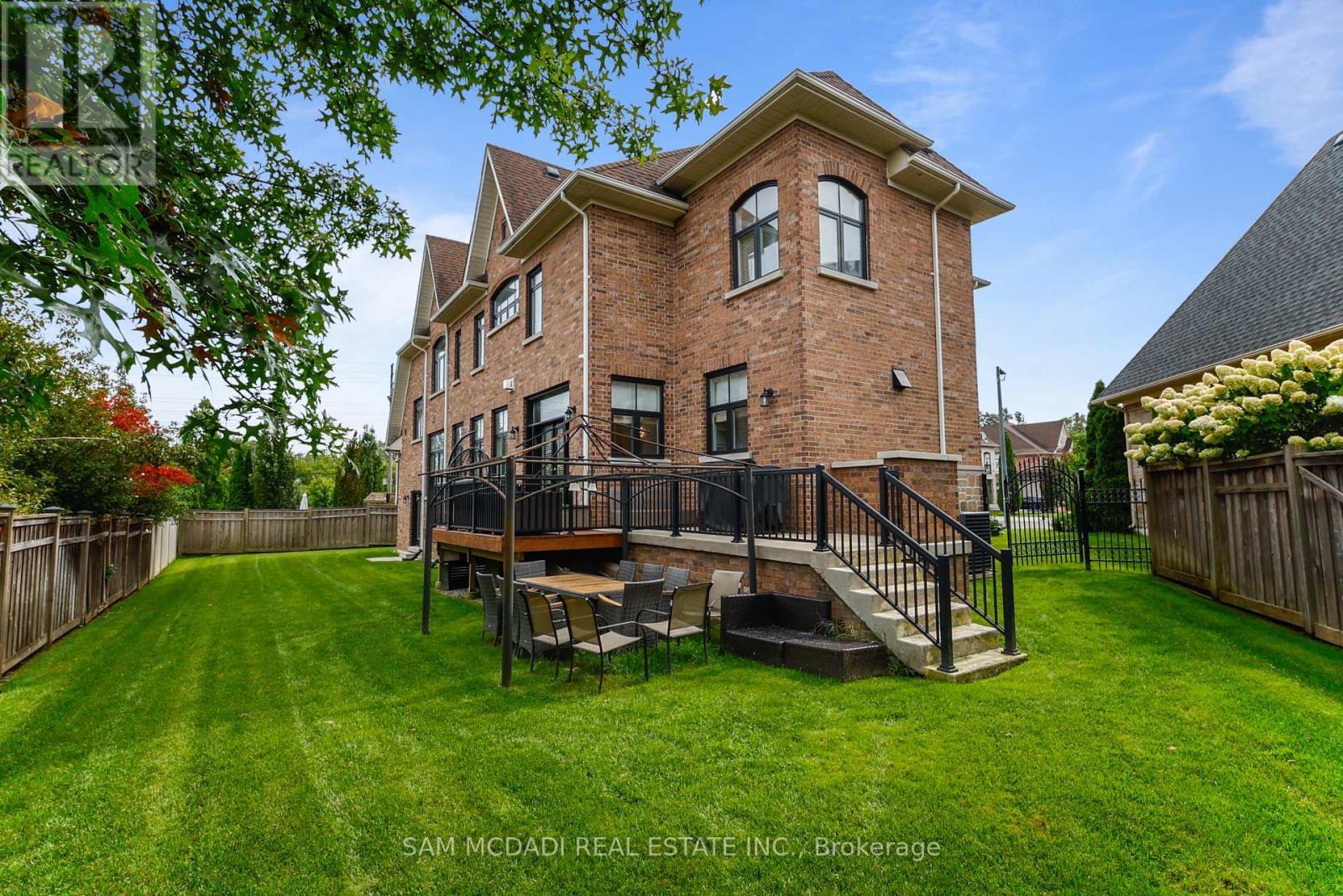950 Fredonia Drive, Mississauga, ON