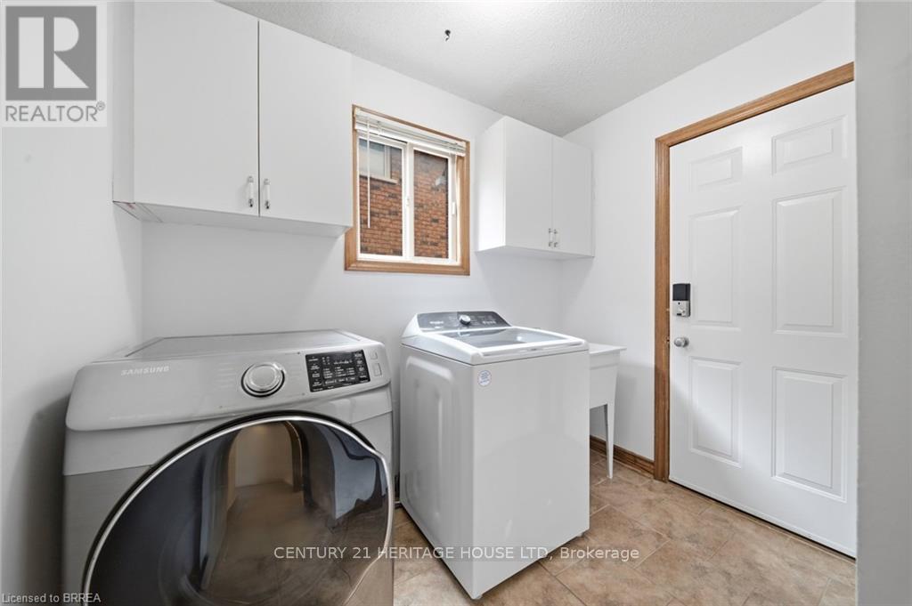 92 National Drive, Hamilton, ON