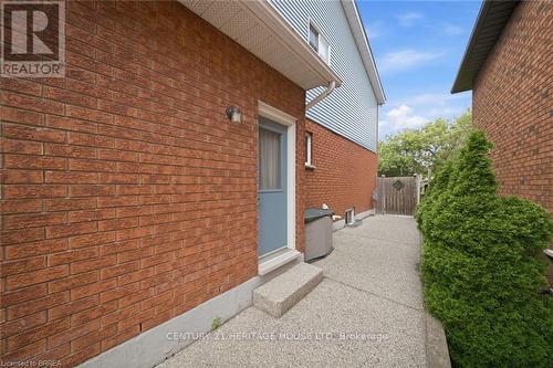 92 National Drive, Hamilton, ON 