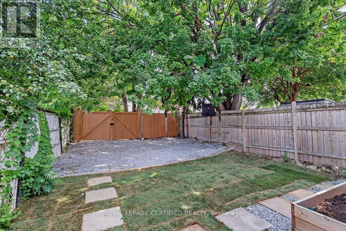 176 Emerald Street N, Hamilton, ON