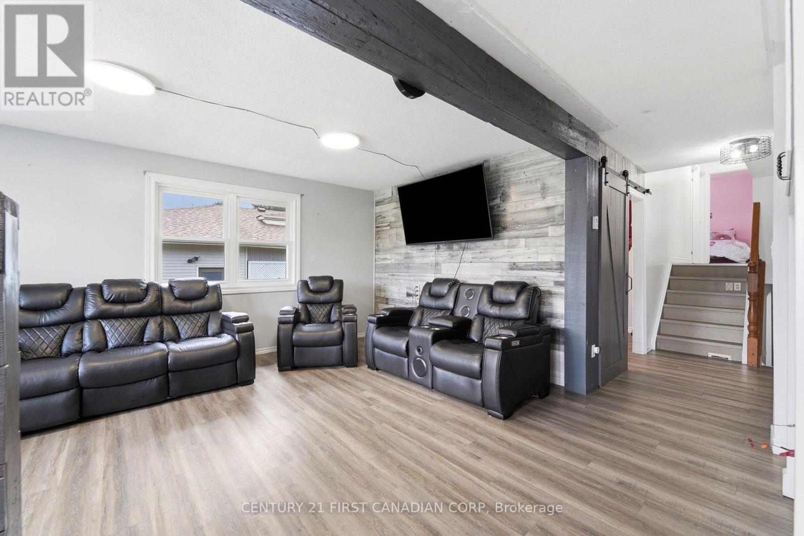 71 Edward Street, Mapleton, ON