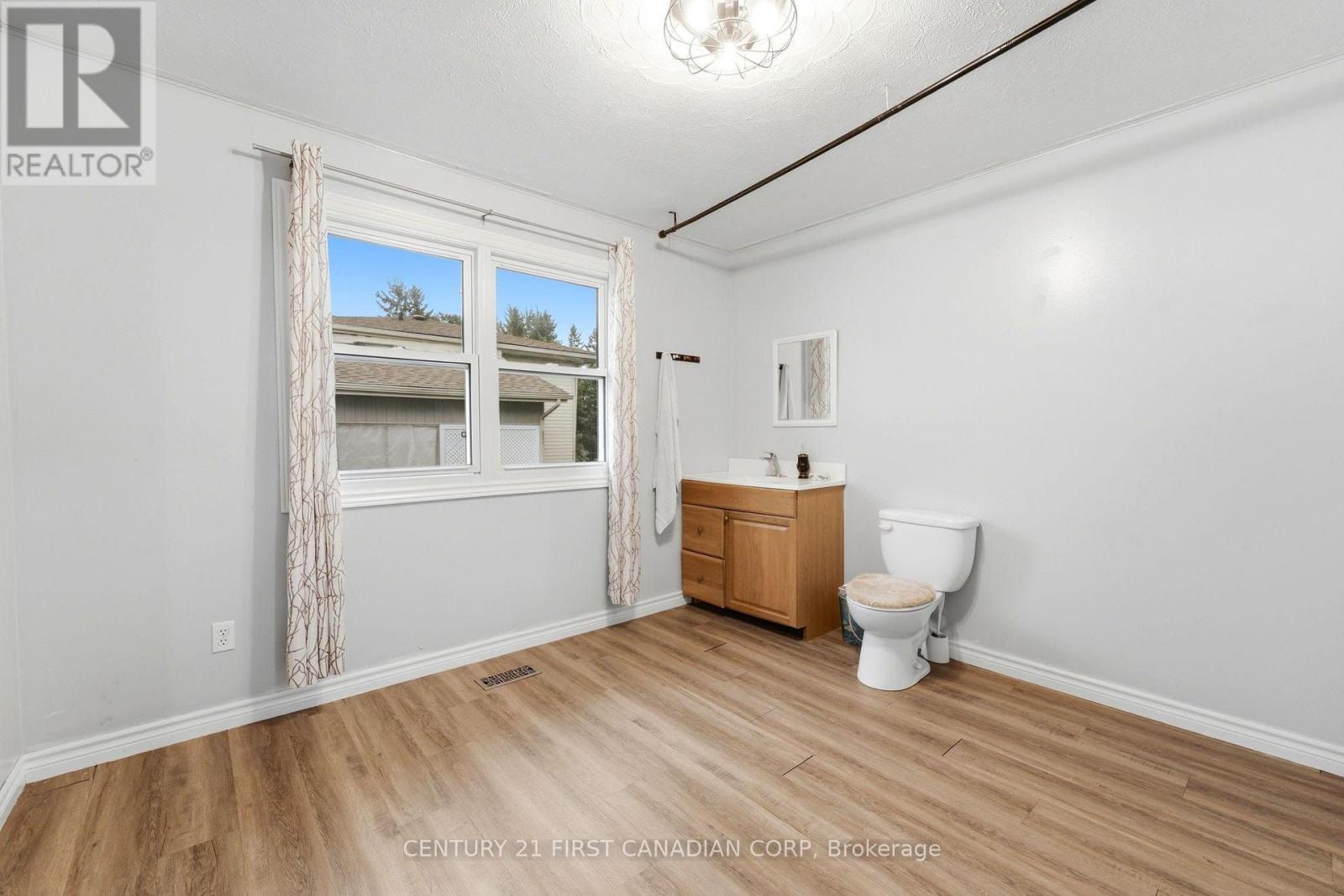 71 Edward Street, Mapleton, ON