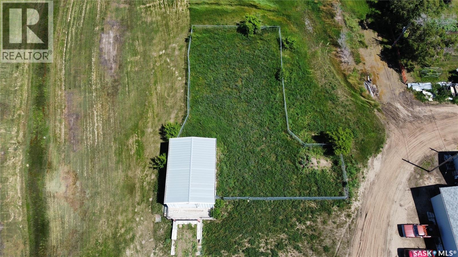901 Railway Avenue, Hanley, SK