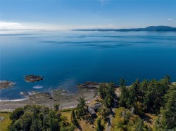 9902 Higgs Rd Pender Island, BC V0N 2M3