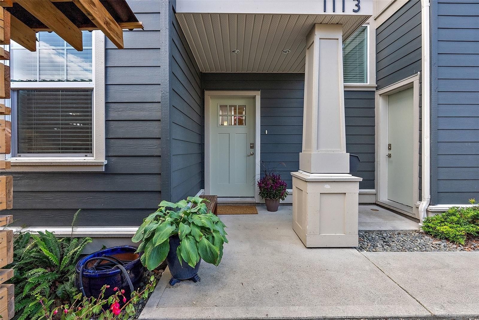 1113 Lyall St, Esquimalt, BC