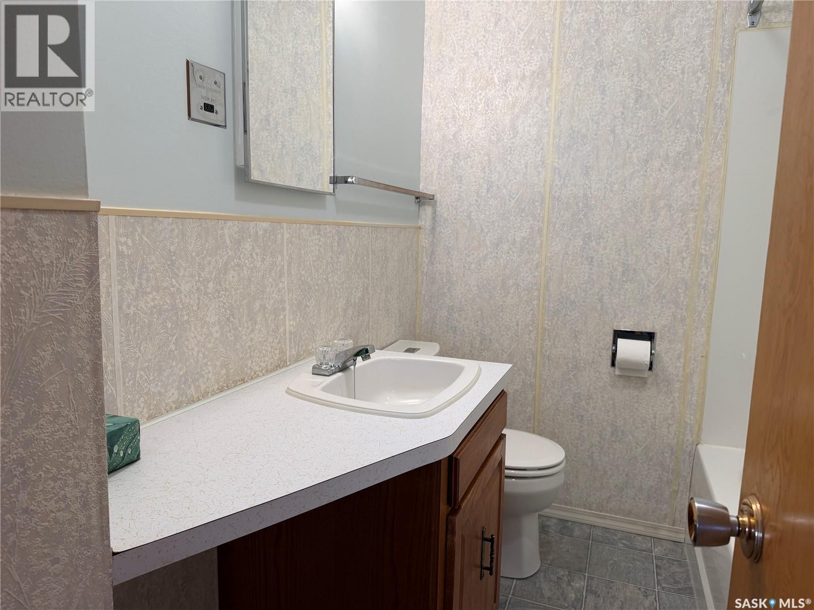 2 Railway Avenue, Dafoe, SK
