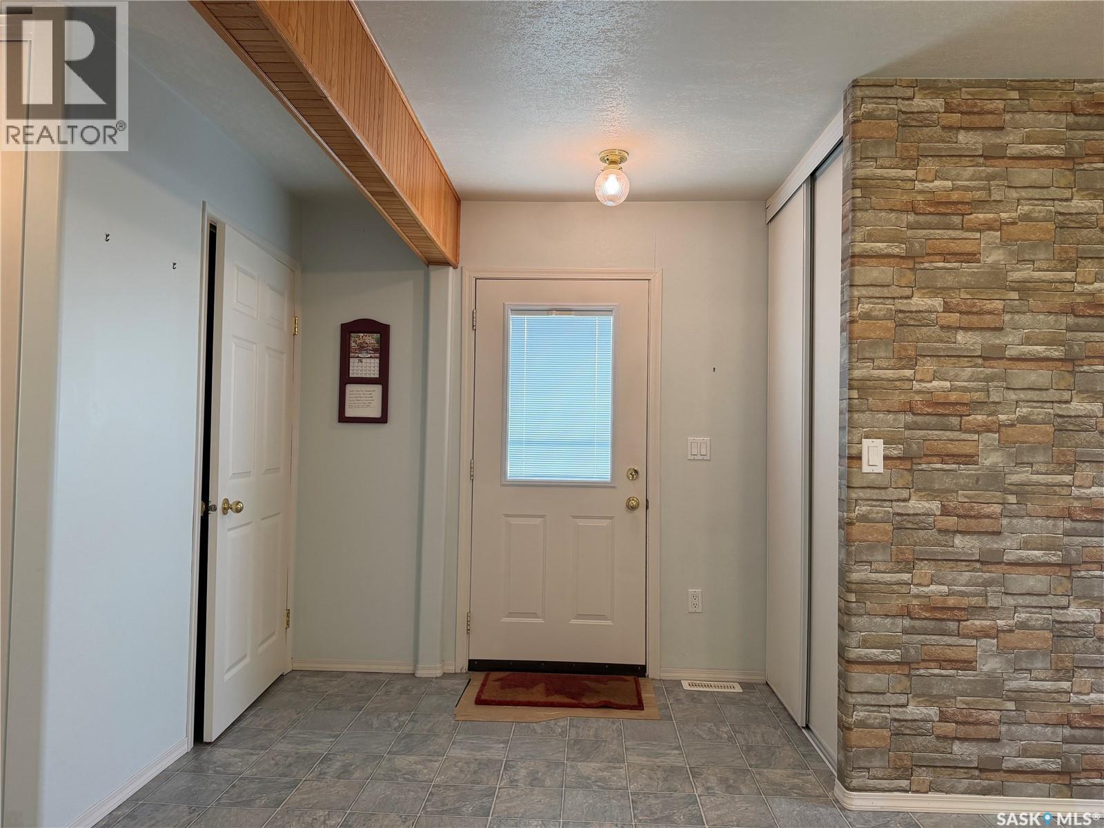 2 Railway Avenue, Dafoe, SK