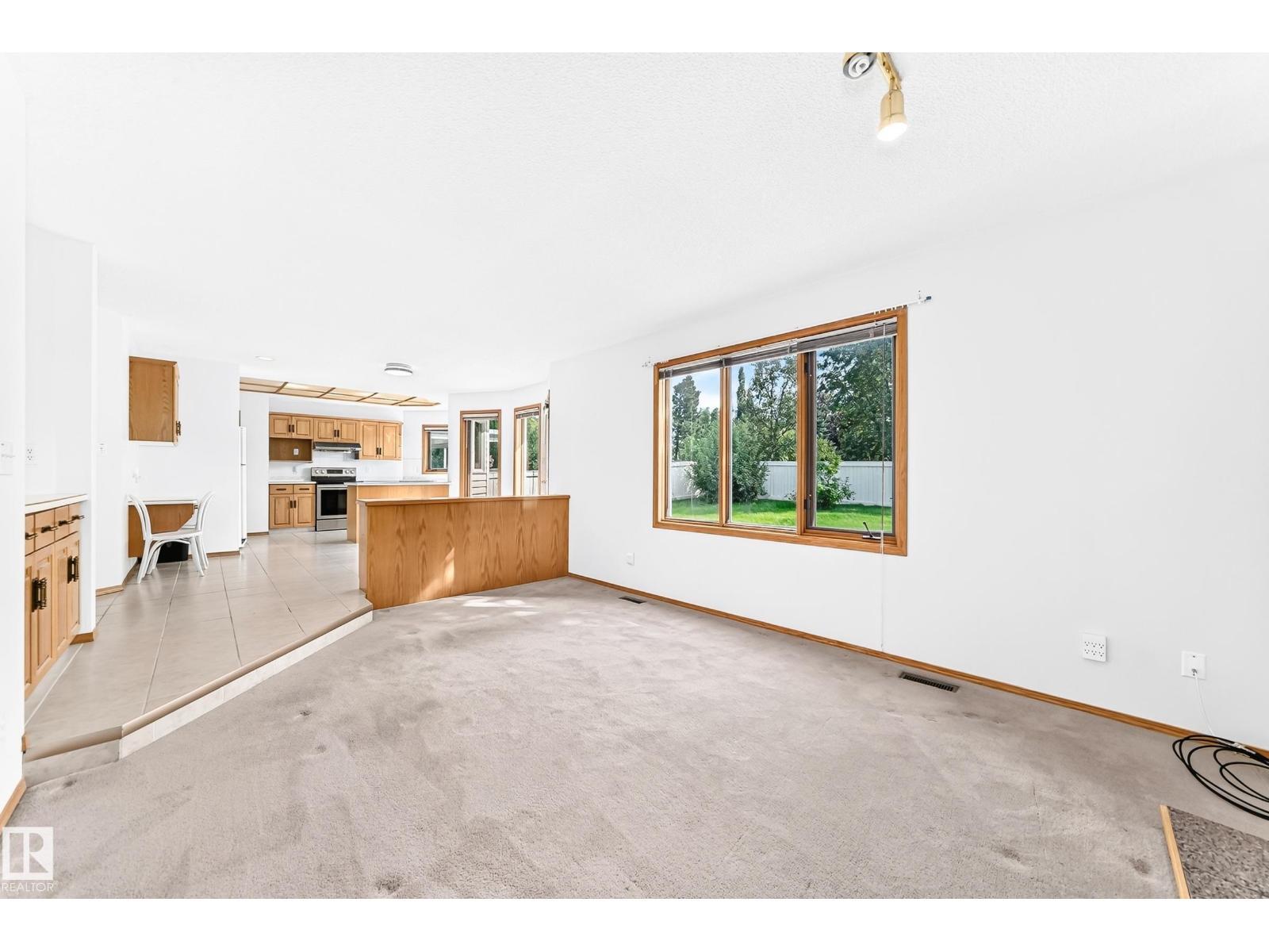 18935 91 Av Nw, Edmonton, AB