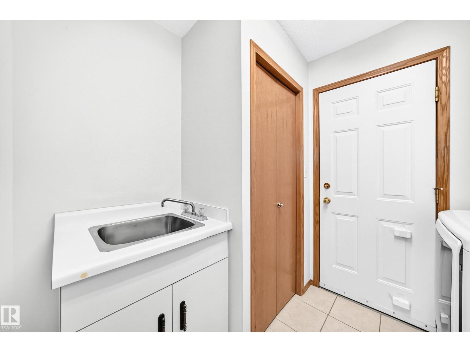 18935 91 Av Nw, Edmonton, AB