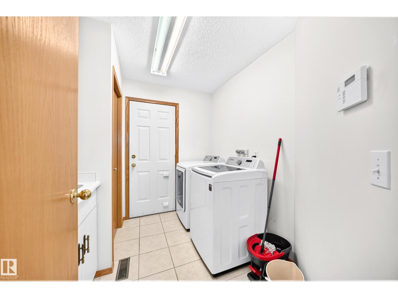 18935 91 Av Nw, Edmonton, AB