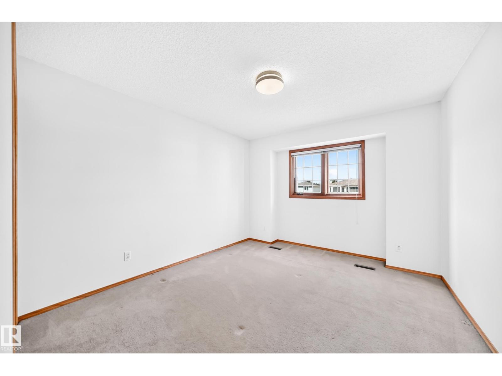 18935 91 Av Nw, Edmonton, AB