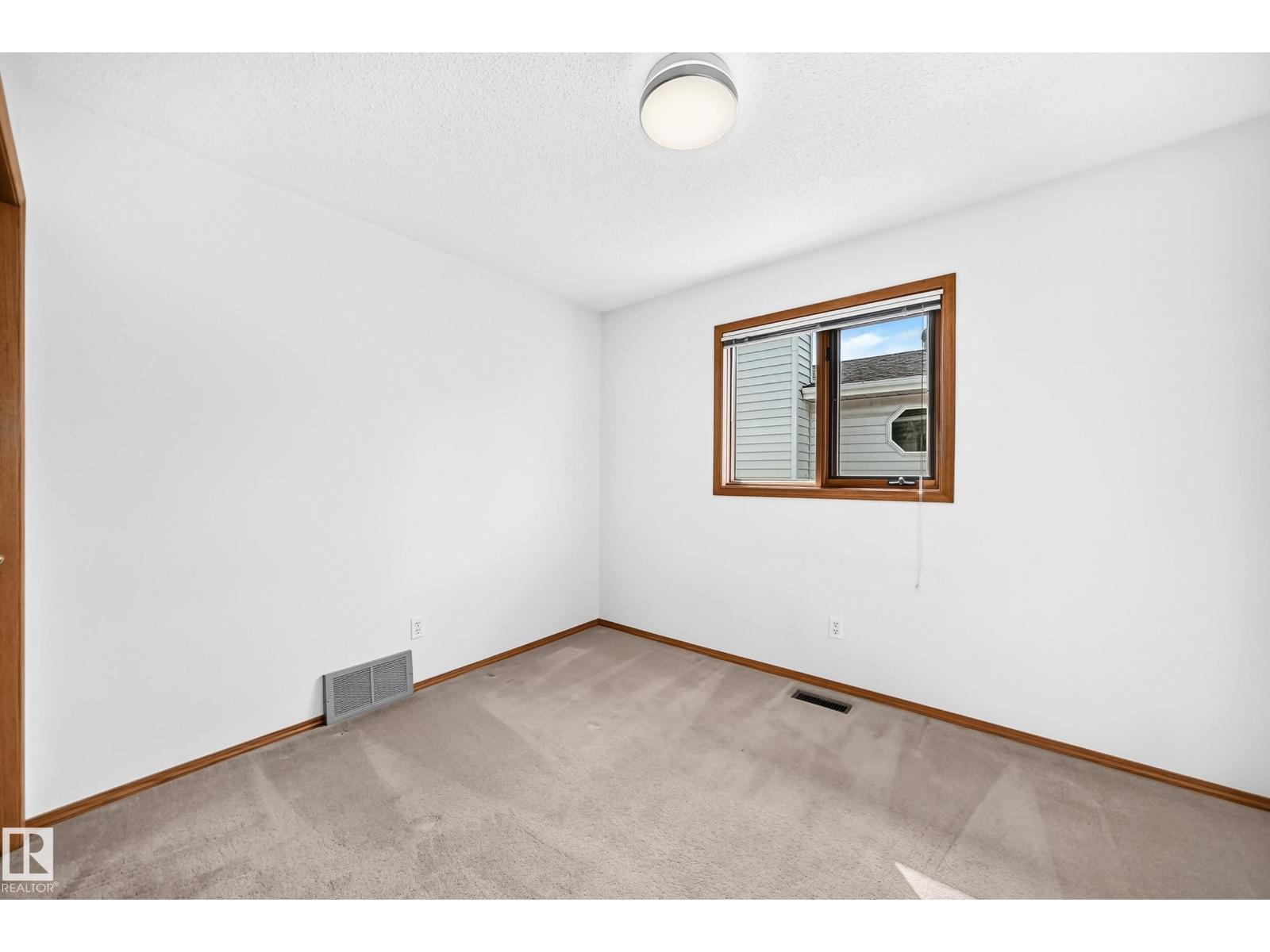 18935 91 Av Nw, Edmonton, AB
