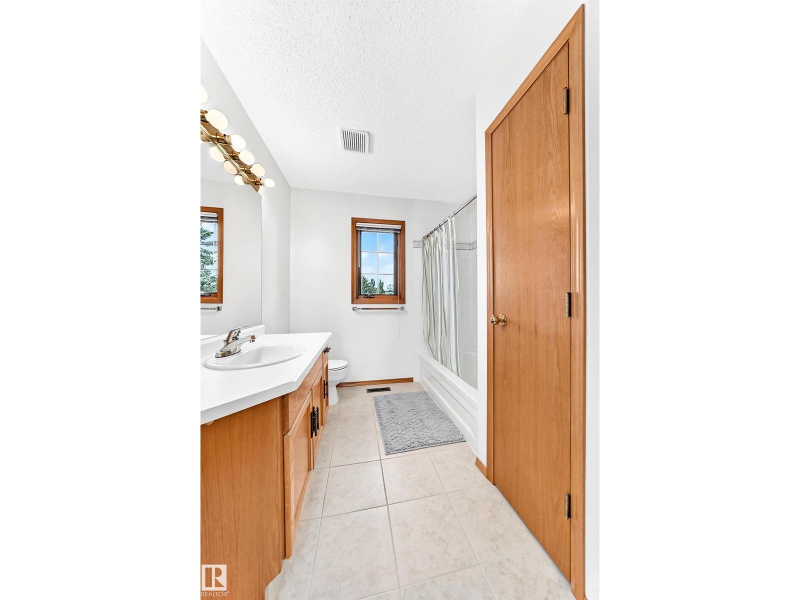 18935 91 Av Nw, Edmonton, AB