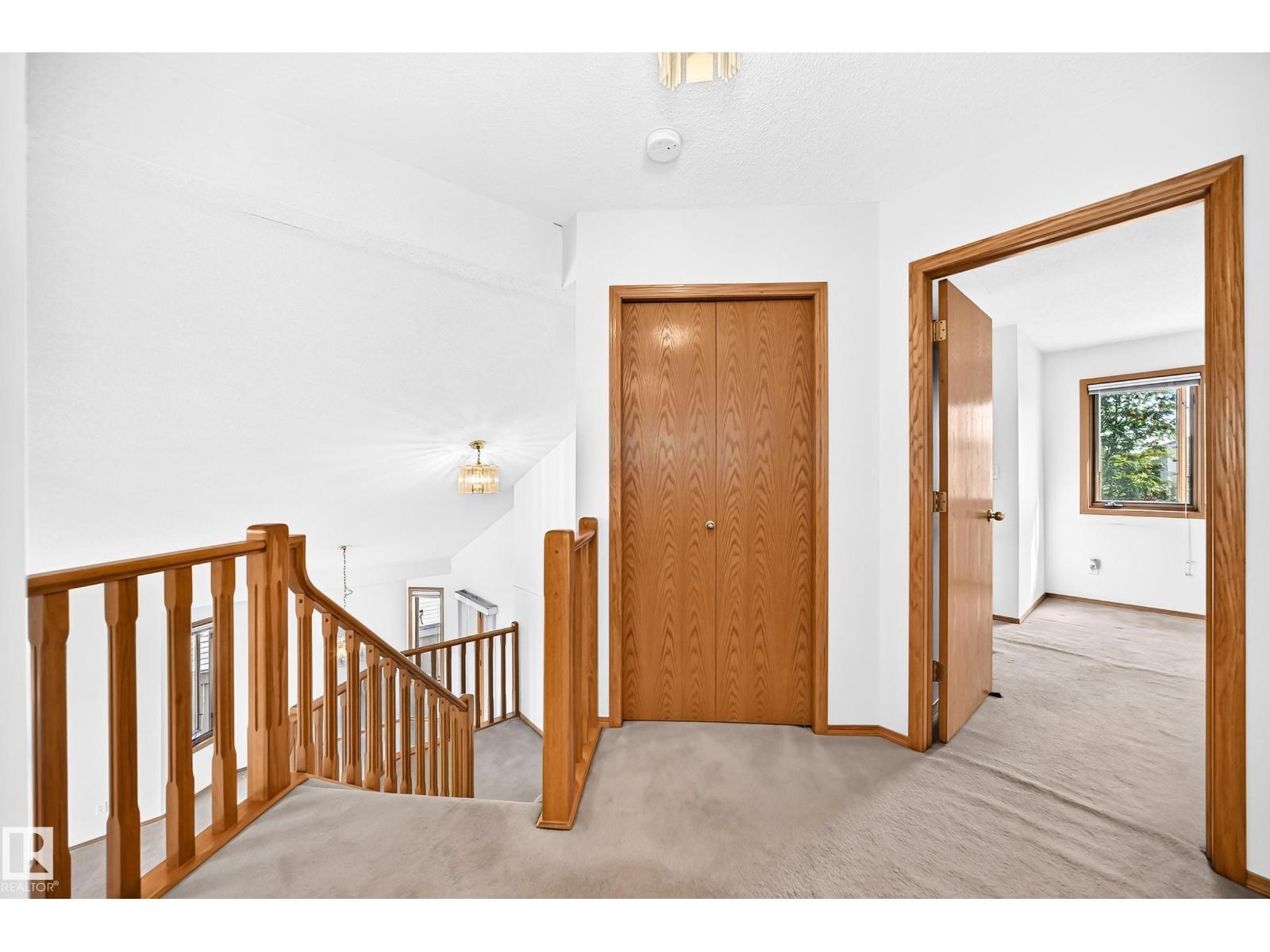 18935 91 Av Nw, Edmonton, AB