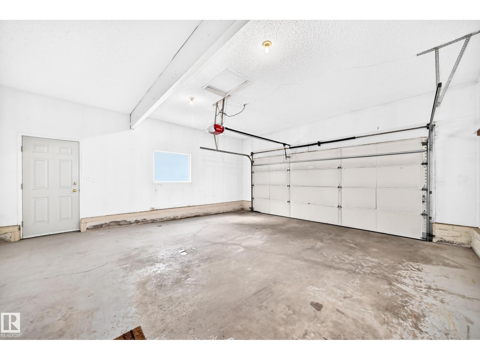 18935 91 Av Nw, Edmonton, AB