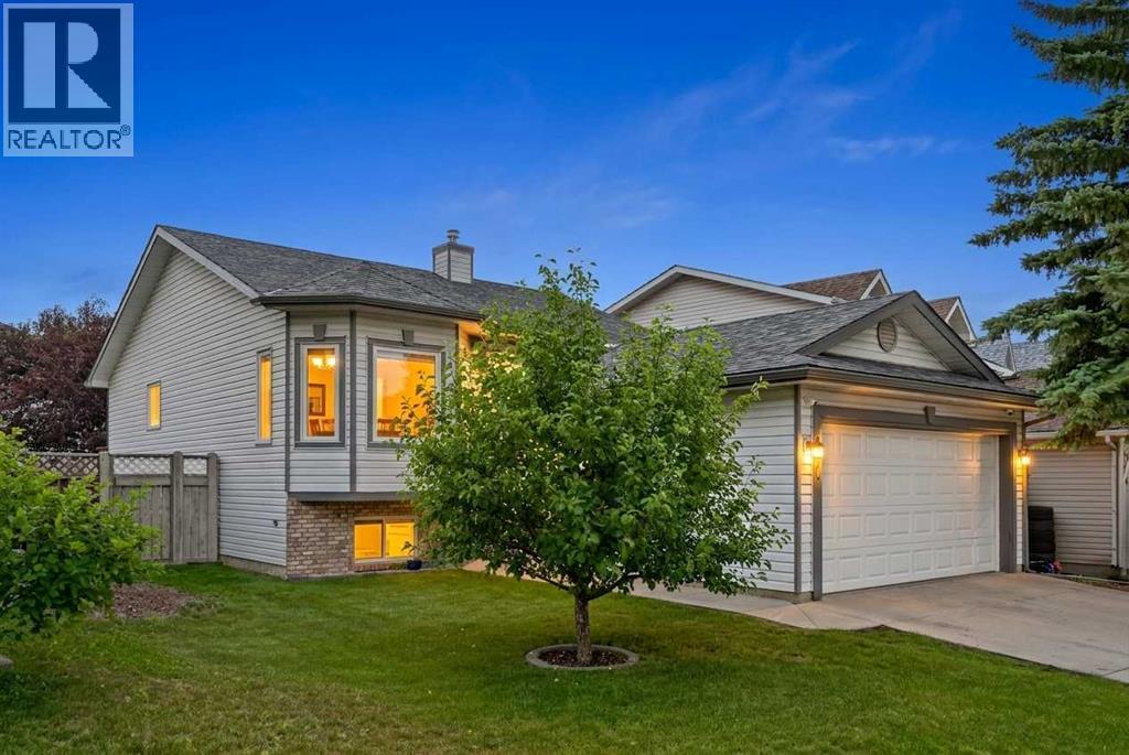 This photo has been digitally staged using AI - 940 Coventry Drive Ne, Calgary, AB
