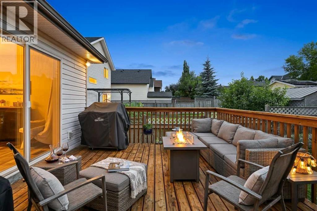 This photo has been digitally staged using AI - 940 Coventry Drive Ne, Calgary, AB