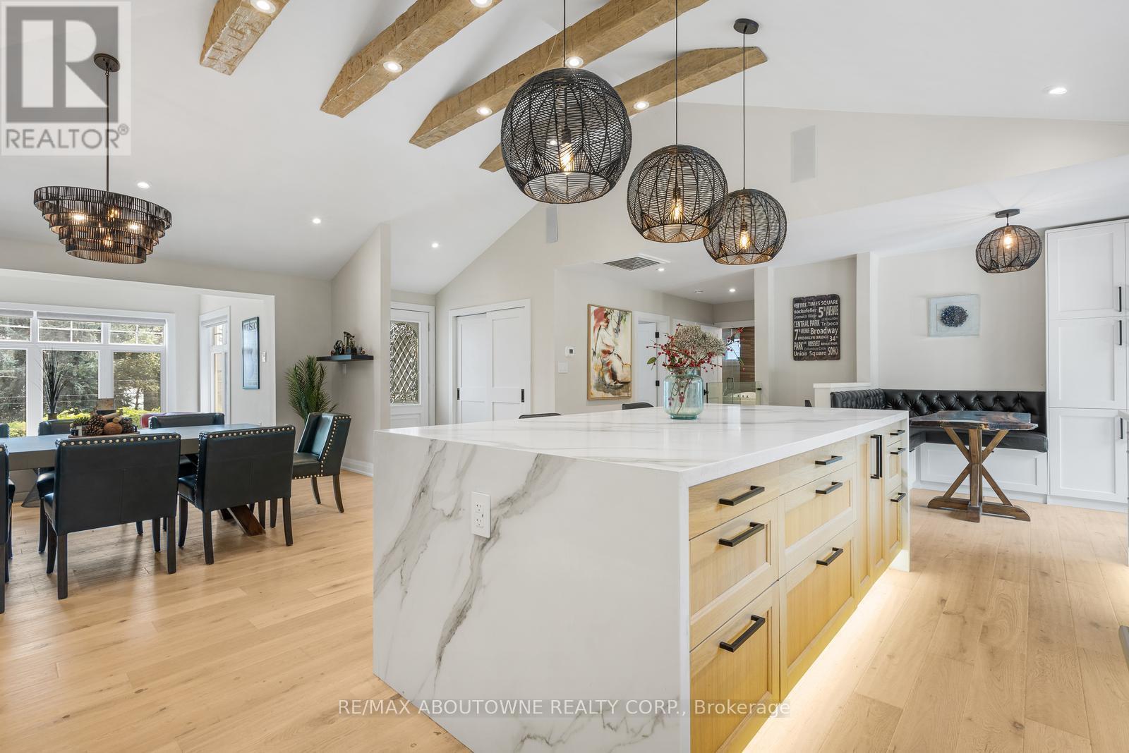 293 North Shore Boulevard E, Burlington, ON