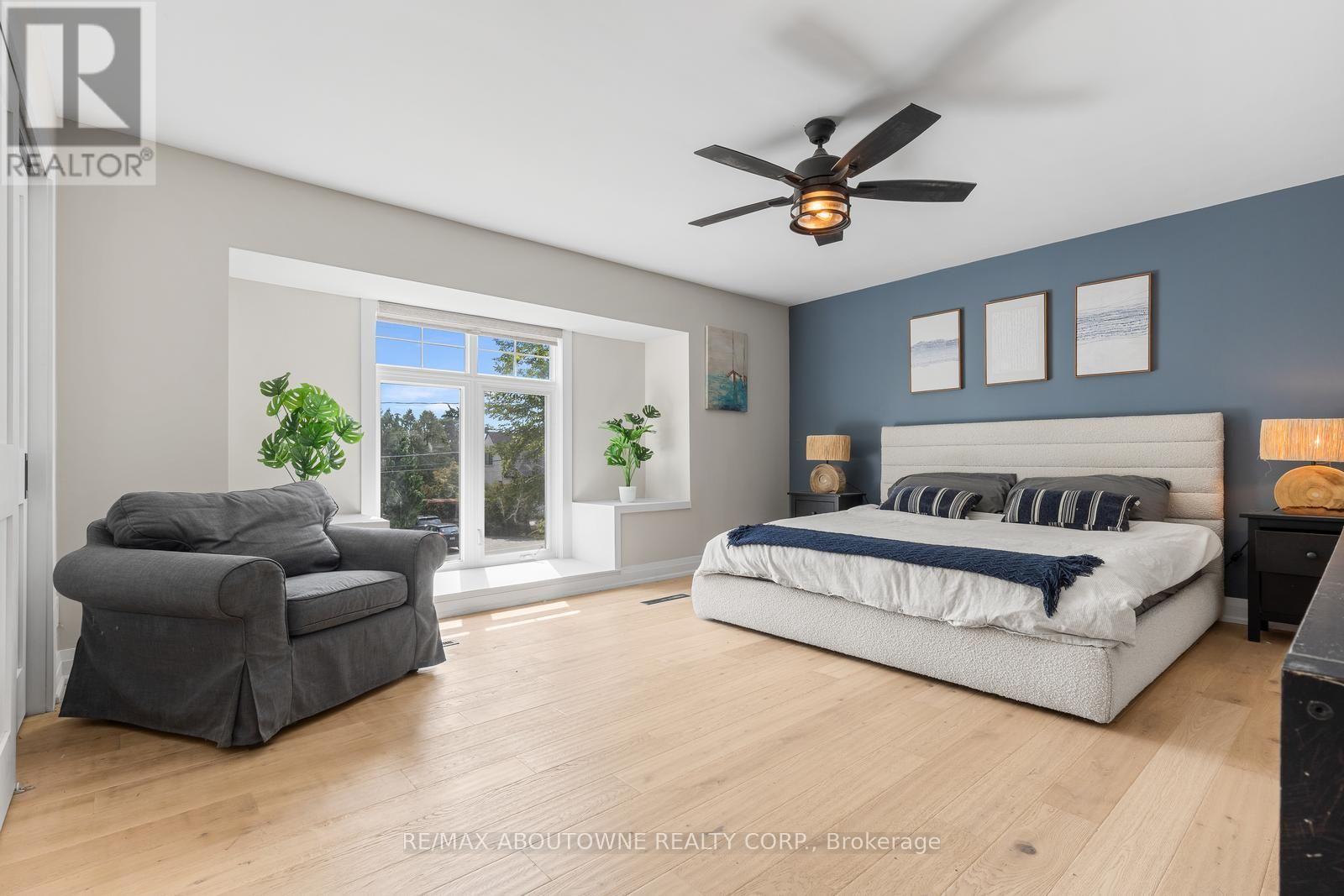 293 North Shore Boulevard E, Burlington, ON